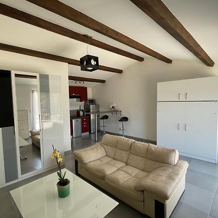 Studio Charmant Avec Terrasse Lançon-Provence Kültér fotó