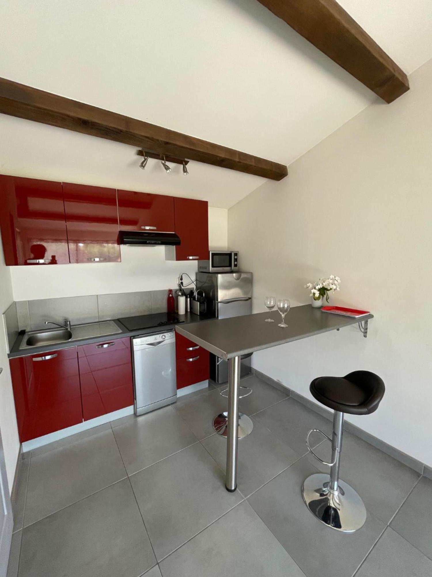 Studio Charmant Avec Terrasse Lançon-Provence Kültér fotó